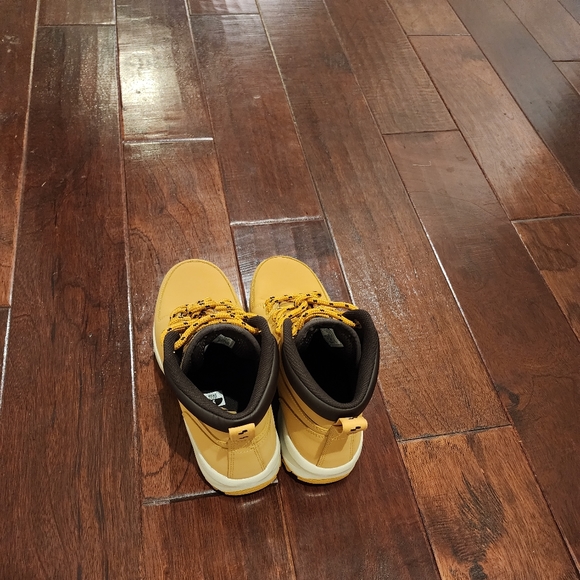 Women's Nike Manoa Leather Boots - Picture 11 of 15